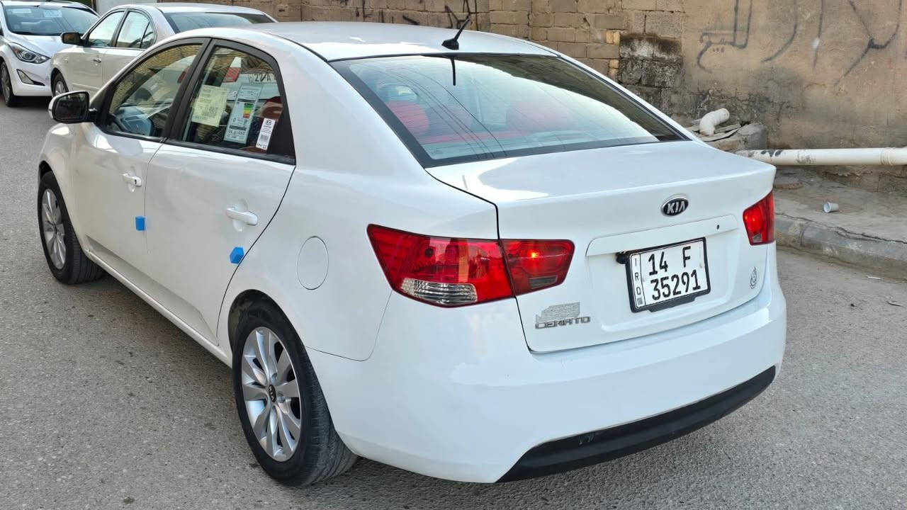 السلام عليكم ورحمة الله وبركاته
اللهم صل على محمد وآل محمد 
كيا سيراتو موديل 2013
 خليجي رقم بصرة الدولي تحويل مباشر سنوية جديدة لغاية 2030
السيارة مكفولة كفالة عامة ضربة وصبغ وتبديل وفتح وخياس 
محرك 1600 دوش شرط مامفتوح كير شرط الفحص 
حدادية 100\100 سيارة جديدة وجاهزة 
مواصفات السيارة إشارة بالمراية تحكم ستيرن كامرة تبريد ثلج تدفهه شغالة 5 ويل كب اصلي بلاجكتور دواخل لونين وباقي المواصفات المعروفة 
مكان السيارة الناصرية قرب كراج بغداد السعر {105} 
للإتصال{***********}
