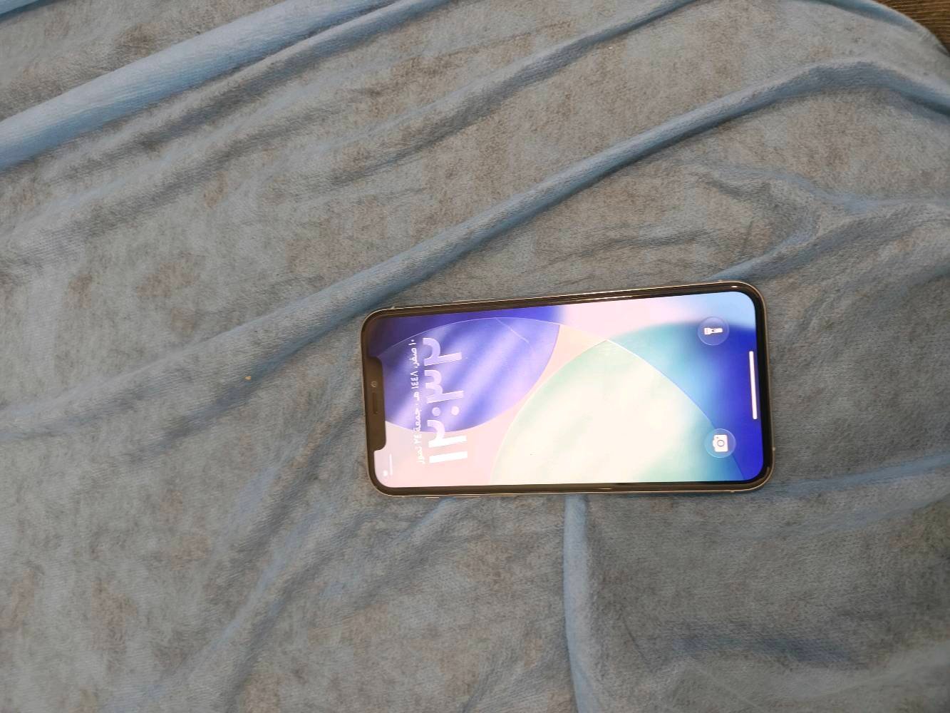 إيفون 11 برو نظيف ما داخل تصليح ب250 ألف وبيها مجال عنواني السيدية تلفوني ***********