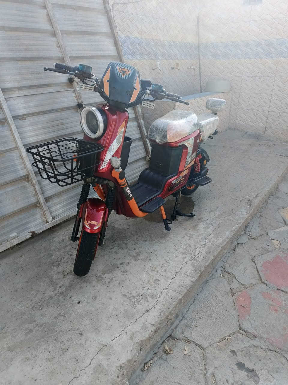 لبيع اج 900 دراجه جديده بطاريات 12 انبير كهربايات شغاله كامله السعر 425 وبيه مجال العنوان بصره قرنه لاستفسار ***********
