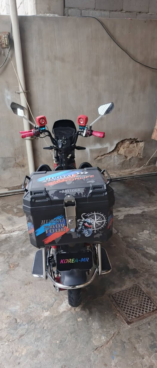 السلام عليكم ورحمة الله وبركاته من رخصت الادمن دراجة شحن الجبلي نظيفة موديل 25  / 6 بطاريات /البطارية 36 امبير بصمتين السعر750 وهذا رقمي ***********
