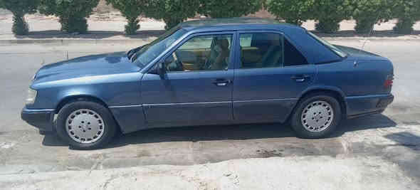 سلام عليكم  مارسدس دبه 300 مكينه 3000فقتي شرط مكينه وكير بجيس مديل88 رقم دياله انكليزي جديد تحويل ثاني يوم سياره بسمي 
شواصي سليمات قواعد دبل سليمات براكيت سليم  
كهربايات كله شغاله 
تخم تايرات امامي خلفي جديد
تبريد كامل جديد مشتغله بيدي قبل شهر  طك عندي الفريز او عفته ما سويته السعر 46 لا تخابر اذا ما تقره تفاصيل
رقم ***********
