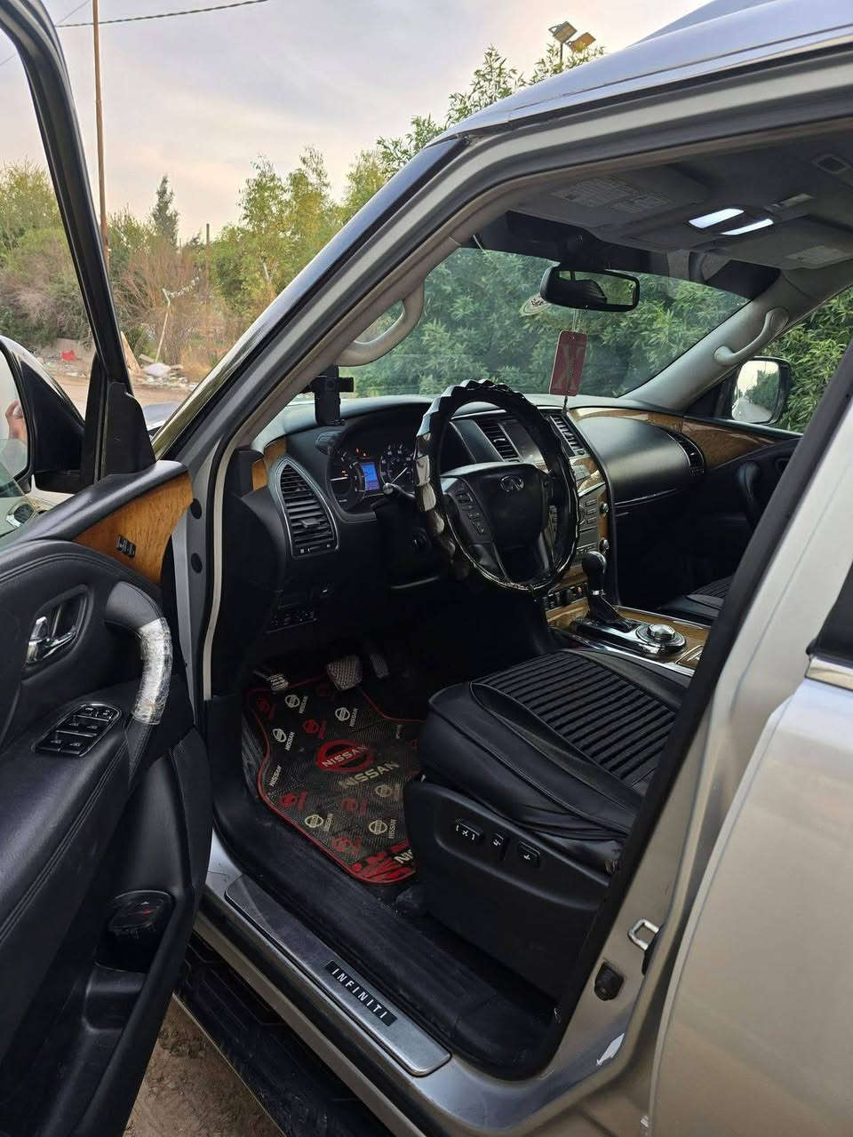 لسلام عليكم
انفنتي 2012 فول لل اخير 
رقم اربيل تحويل ثاني يوم او وكاله 
سياره حلوه وجديده محرك 8 سلندر 5700
بيها رشات صبغ ابيع حزام تخم تاير جواها 
ويل جديد لايت زنون عالي ناصي ومواصفات 
ال انفنتي معروفه ميحتاج اذكرها 
مكان السياره صلاح الدين قضاء بلد 
سعرها 178$ وبيها وترهم مراوس
***********
