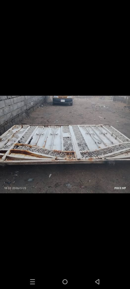 سلام وعليكم باب اسلايت  للبيع سعر 150 وبيه مجال الطيبين مكاني ابوخصيب رقم الهاتف ***********
