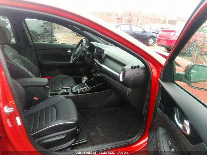 السلام عليكم فورتي 2023 اعلى مواصفات جيتي لاين السياره بيها منظومة غاز للاستفسار 
***********
