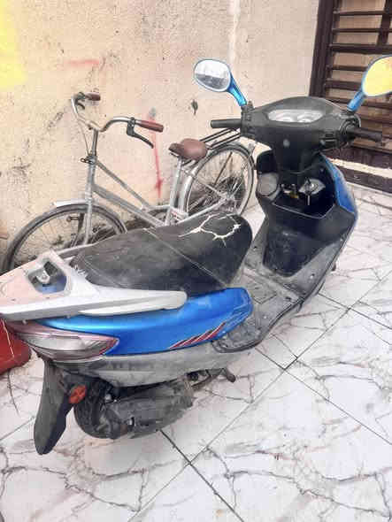 دراجه فريز للبيع السعر ٤٠٠ ألف ***********
