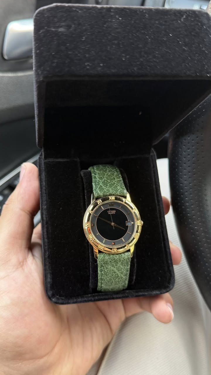 سيتزن ياباني اصلي 🇯🇵
انتاج 2001 
منفذ يومي
قطر 34
ارقام رومانية
نظام التشغيل كوارتز 🔋
نضافة تامة
السعر 75 الف


**إذا كنت صاحب هذا الإعلان وتريد حذفه لأي سبب، رجاءا أرسل رسالة إلى الدعم الفني**