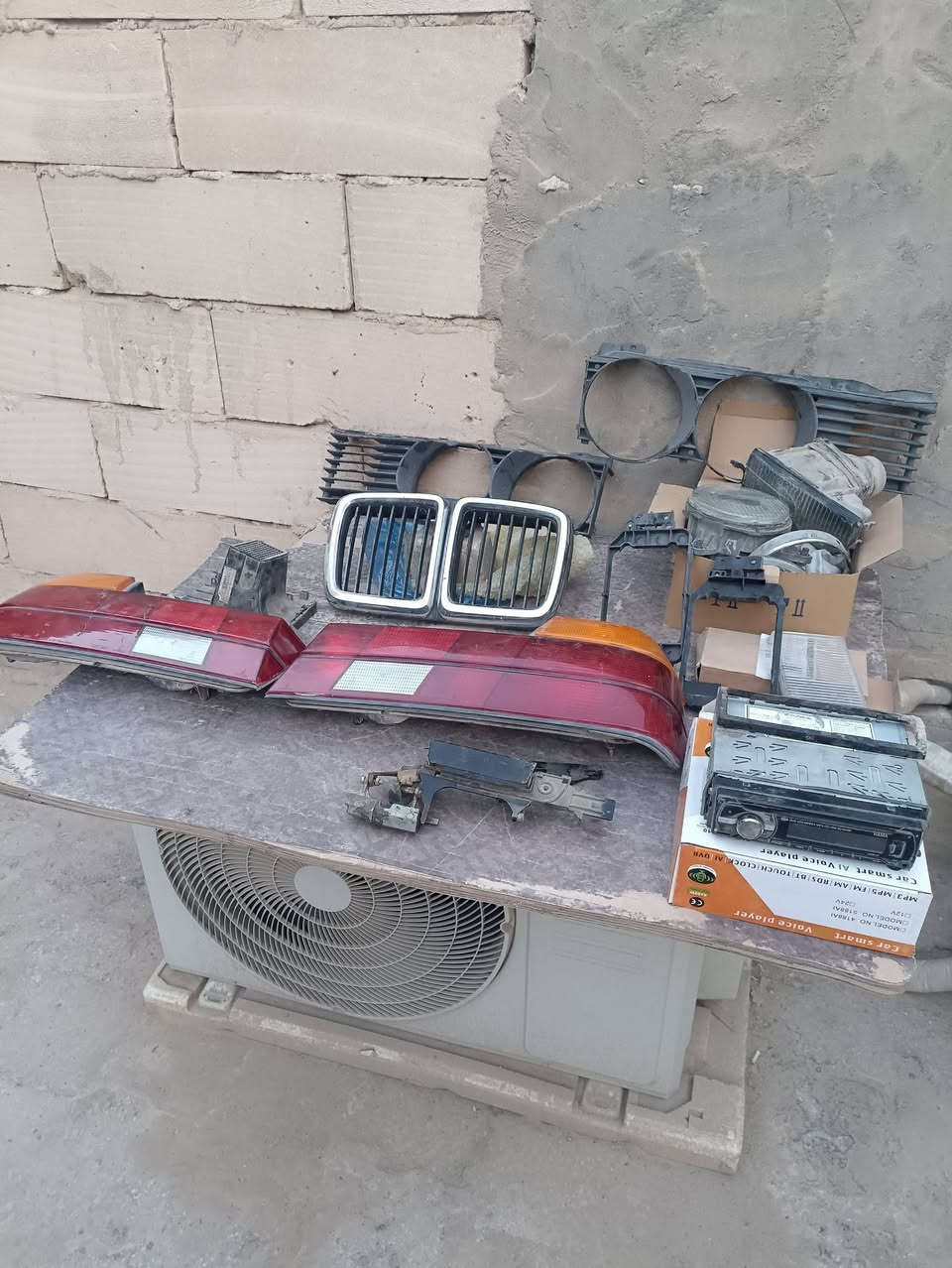 اغراض BMW700 للبيع جديد ومستعمل نظيف يفيد جناية البي ام ابيع شلع ماكو مفرد

بك لايتات الماني ، عطرات لايتات، لايت وجامة لايت جديدة ، بلاجتور مع جامة جديدة ، دبلات خلفية مع اللوي كاملة ، زوج لوي امامي مع دبل ، مروحة تبريد مارسدس ، كلجات مروحة عدد 2 ، واتربم ، زوج اذرع حدادية ، دسكات الماني ، تخم قوايش جديدة ، يدة باب سايق ، دبة ماسحات (مطارة ماء) ، اويل بم ، مسطرة نوزلات كاملة مع الراجع ، طوافة بنزين ، مصفي بنزين جديد ، مسجل مع العطر شغال نظيف ، سلف وداينمو شغالات ، قاعدة ماسحات مع الماطور ، قاعدة كهربائية لرفع وخفض الجام ، هورن طاط ، قطرة دهن ، كتفات تقوية لرفع وخفض الجام
للاتصال :***********
العنوان: كربلاء
