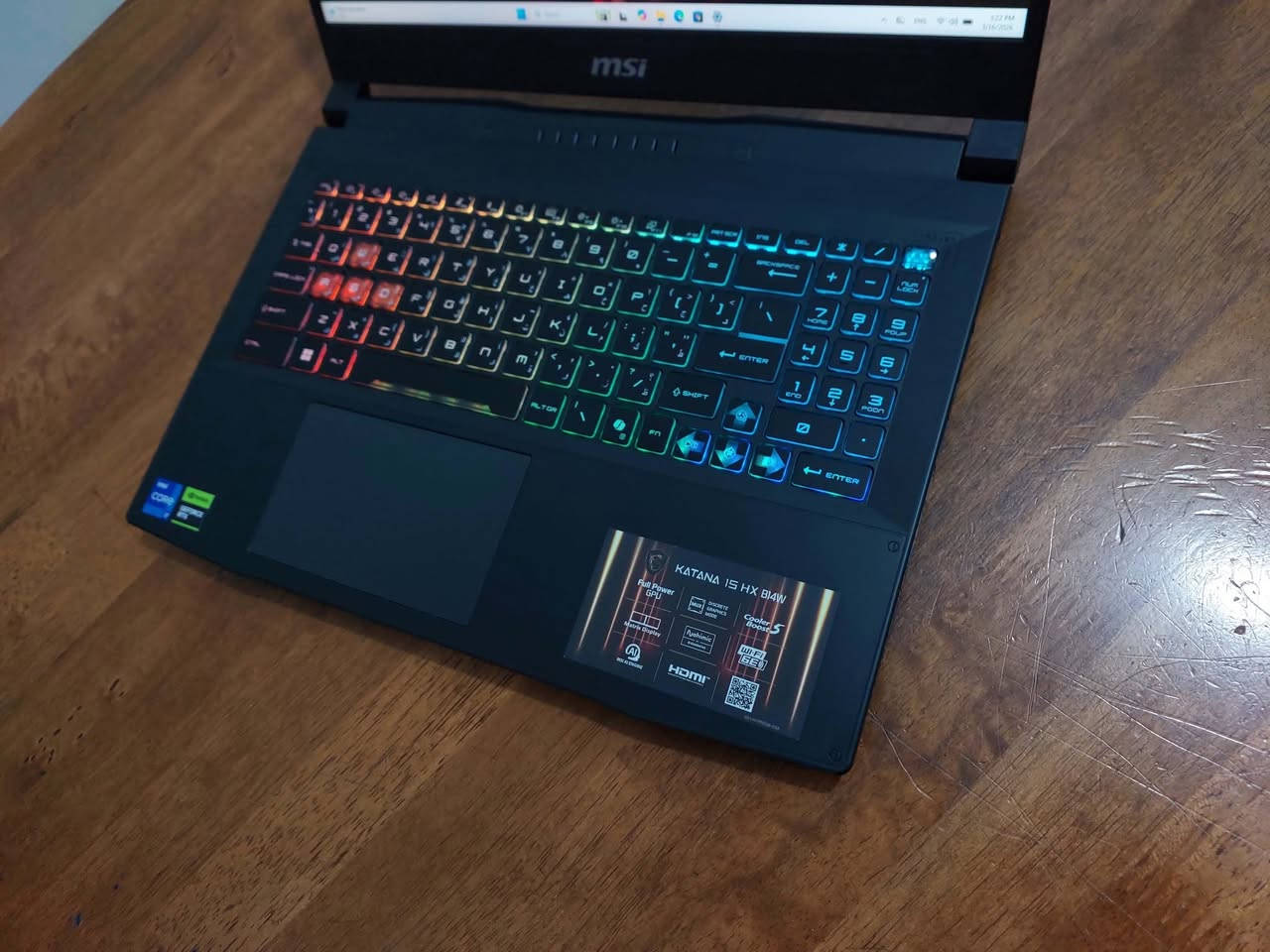 السلام عليكم ...لابتوب  MSI   ....كرت شاشةخارجي    RTX5060   ...... معالج كور اي 7 جيل 14  فئة HX من اقوى فئات المعالجات .... رام حجم   16   كيكا نوع DDR5 بتردد عالي جدا 5600  ...شاشة حجم 15.6   نوع IPS الوانها طبيعية مشبعة..... ..كيبورد  RGB ملون تكدر تتحكم بالوانه ...اللابتوب  ميفرق عن الي بالكارتون بشي وكارتونتة وكل ملحقاته ويا  السعر 1100$ .. للاستفسار  ***********  او  *********** (واتس )
