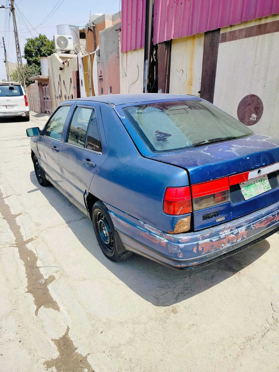 سياره سيات للبيع 
كير ومحرك برزيلي شرط 
بيها كاربون ورقي 
صحبه شرعي شرط تحويل 
طخم جديد سياره كامله  سعر 11 وبيها مجال لطيبين  
رقم الهاتف ***********

