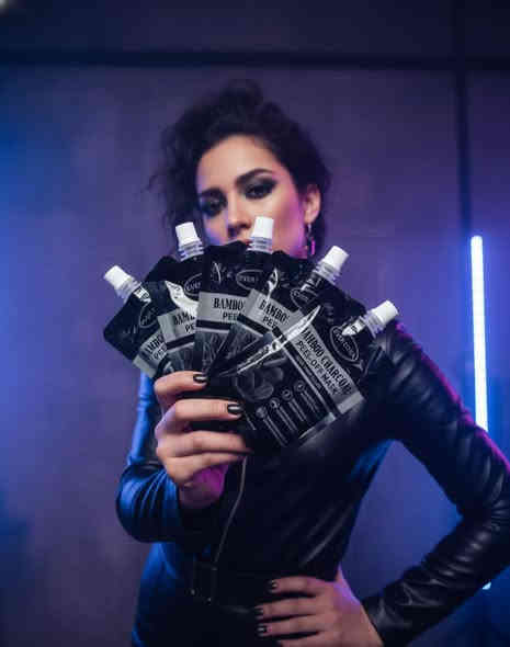 مشاركة للمنشورات والبيج 🔥
تفاعل داخل المنشورات ☑️
تزيد من فرصكم بالربح بالقرعة☑️ العشوائية الشهريه المستمره 🔥🔥
ماسك قناع ستاركى 🔥🔥🔥
....يقضي علي الحبوب والمسامات والبقع والدهون والرؤوس السوداء يقوم بتفتيح لون البشره 
يستخدم 
1 للبشرة الدهنية 
2 المسامات 
3 الرؤس السوداء 
4 تجاعيد الجلد والخطوط الدقيقة
5 الحبوب والبقع
6 عيوب البشرة
طريقه الإستخدام 
تنظفين وجهك وتحطي منشفة سخنة من ثلاث الي خمس دقائق عشان تتفتح المسامات 
بعدين تحطي القناع من اعلي الي أسفل لمده 15 دقيقه 
او حتي يجف القناع ؛بعدين تشيليه 💚🌷💗
الاصلي ضمان 2,000☑️
قطعتين 3,000☑️

قناة التليكرام الخاصة بكوزمتك ارشد حصراً ، وغير مسؤوليين عن اي قناة تحمل اسم كوزمتك ارشد غير هذه القناة فقط . 

رابط القناة : 
t.me/ARSHEDALIg

العنوان ♦️♦️♦️♦️♦️♦️
الديوانية / شارع الوكفة القديمة 

جملة /ومفرد
للحجزوالاستفسار
واتس اب📲 حصراً
*********** || ارشد
*********** || ارشد

🚚🚕🚚🚕
يوجد خدمة توصيل لجميع المحافظات 

توصيل المحافظات  5,000 الاف دينار 

اضغط لـ معرفة صفحة الانستكرام 
https://www.instagram.com/4_24s?igsh=MWQyMjhzajBkbHR0dA==

اضغط لـ معرفة صفحة الفيس بوك
https://www.facebook.com/share/17e5abKMmY/
