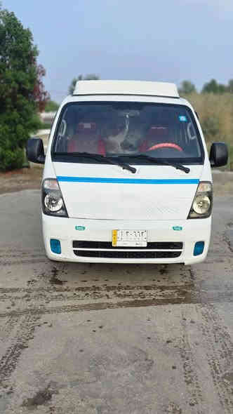 السلام عليكم 
للبيع كيا بنكو موديل 2015رقم واسط سنويه 2029 بأسمنه..محرك 2700مفتوح لاتنقيص ولاتبخير... السياره جديده وجاهزة من كلشي 
مكفولة كفاله من الصبغ والفتح والتبديل 
شاصي واظح...تخم تاير جاهزه مجهزه 
العنوان بابل الشوملي 
السعر 107
***********واتساب
***********
