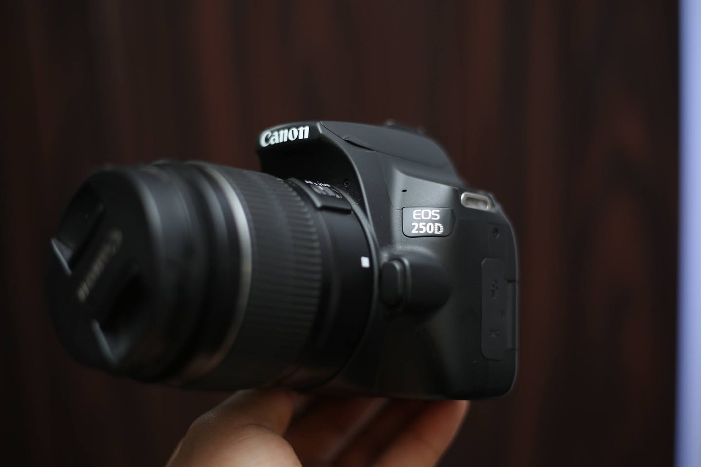Canon 250d✨️
كاميرا كانون 250d لتصوير فديو برفيشنال💥
حاله نضيفه كسر زيرو مفهاش خربوش👍
شتر 1k يعني لسه أستعمال خفيف جدا👌
معاها كل مشتملاتها الأصليه✅️
_شاحن أوريجنال
_بطريه أوريجنال
_حزام جديد
_بوكس
_عدسه 18.55
يعني على الشغل على طول📷
وبسعر لقطه لسرعة البيع🔥
اللي محتاجها يكلمني وهقلو كل التفاصيل🏃
للتواصل:01024662671📱


**إذا كنت صاحب هذا الإعلان وتريد حذفه لأي سبب، رجاءا أرسل رسالة إلى الدعم الفني**