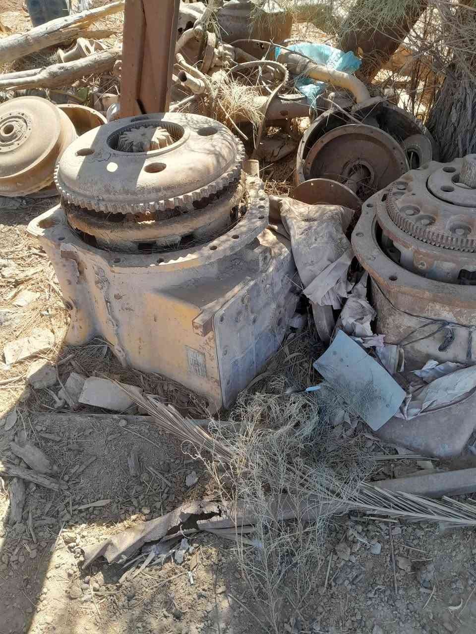 غراض بلدوزر تفصيخ كوماتسو البيع ***********
