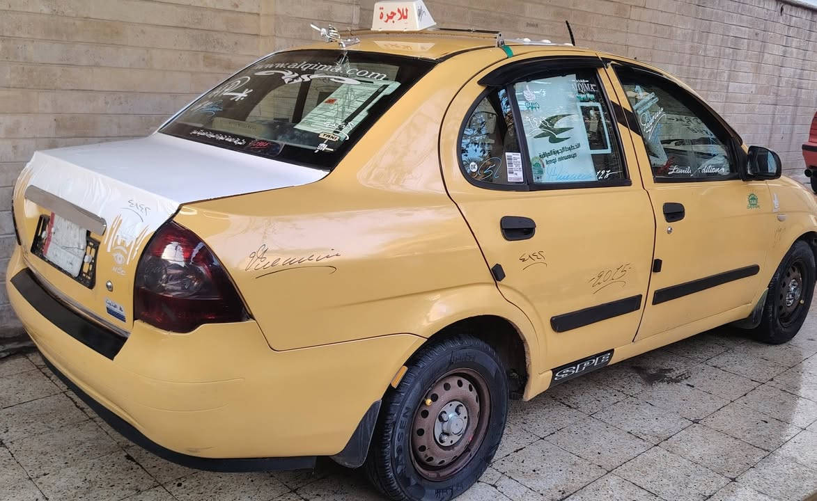 2015
سنويا 27
اتريد وكاله اوتحويل 
كابون بيها
كير محرك شرط
طخم تاير قبل سبوع مشدود 
كهربائيات كلها شغاله
سعر 37
***********
