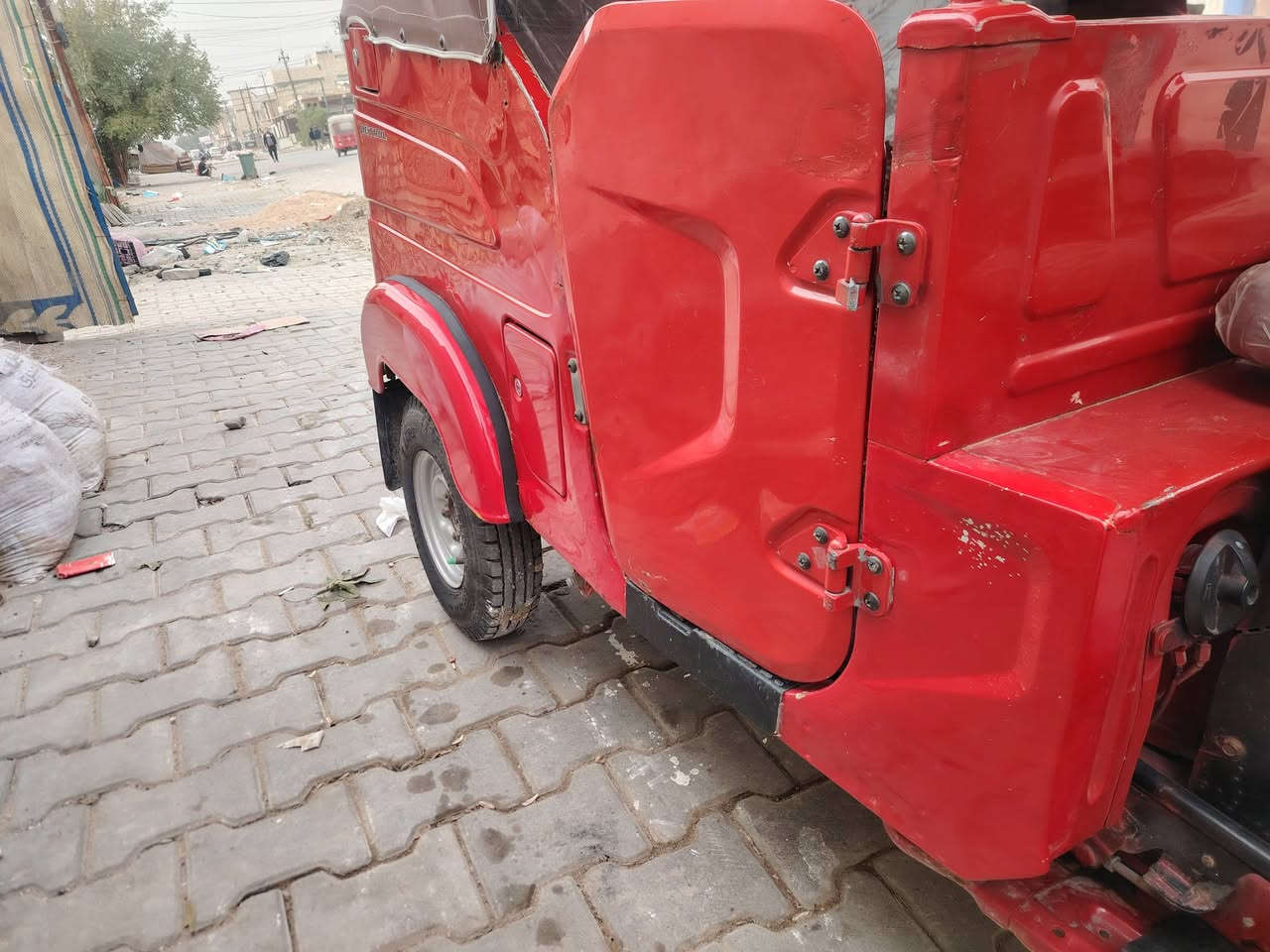 سلام عليكم تكتك للبيع بلاديه تخم تاير جبلي شركه كشره بلادي اي ضربه ومعجون مابي ومنعده دوس معمره  كهربايات كله شغاله تكتك مديل واحد وعشرين21 شهر 12  رقم انكليزي بسمي تحويل مباشر لوحات موجوده ضامهن عندي  مكينه وكسن مكفول شراي خابر ودلل سعره. 8ملاين وستميه وبيهه مجال الطيبين ملاضحه.   مديل 21. هاذه رقمي *********** مكاني الحسينه مال راشديه
