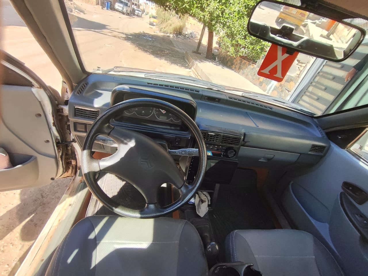 سلام عليكم 
سايبه 2009
رقم بغداد مميز بسمنه وكاله عامه شرط الديره 
مكينه كير حداده طخم تاير شواصي كفاله تبريد ثلج 
غرفه جلد شاشه السياره جديده بيه ضربه باب السايق و راجع بارد و باب مبدل اقره المنشور و خابرني كلشي مكتوب 
اي ستفسار ع الرقم ما متواجد ع النت 
السعر 33 
الرقم ***********
