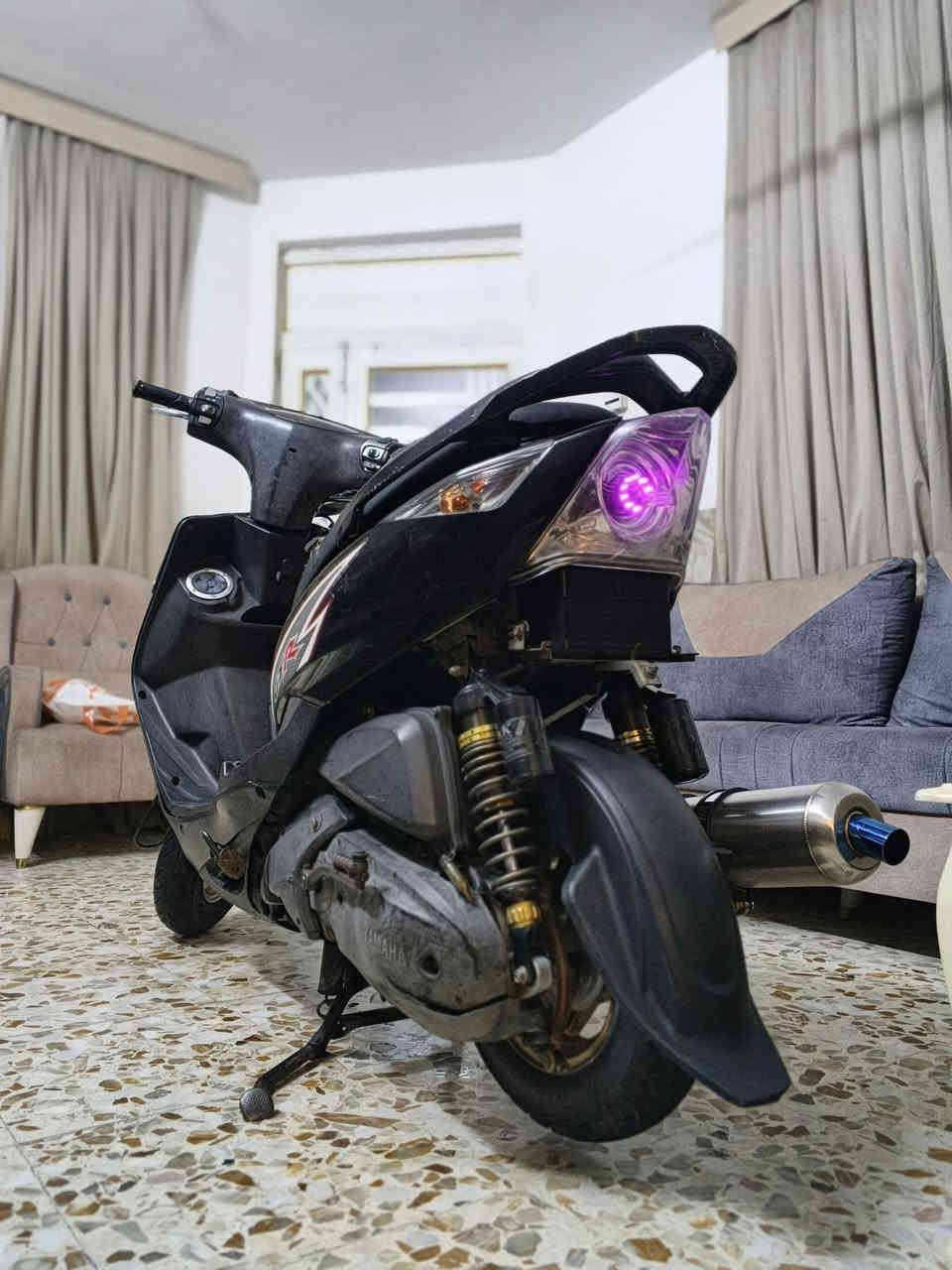 جيتي ار ثعلب للبيع .دراجه نفس الصور متختلف بلاديه ممفتوحه

الدراجه مزود عليه

صدر وفج وصينيه رياضي 

دبلات خلفيه رياضي 

صلنصه بوري عدل .

كلج امامي وخلفي رياضي مطابق.قايش باورلنك.

بيه خليه بنفسجي واشاير وردي وعدسه مال سياره زنون تفصال نهايه العالم.

ويل كب رياضي وتاير جديد.الدراجه تعبان عليه شوفت عينك

كفراته نضيفه ومطابق الدراجه ختم واحد..

اي استفسار اني خادم. ***********واتساب وخاص متواجد.
