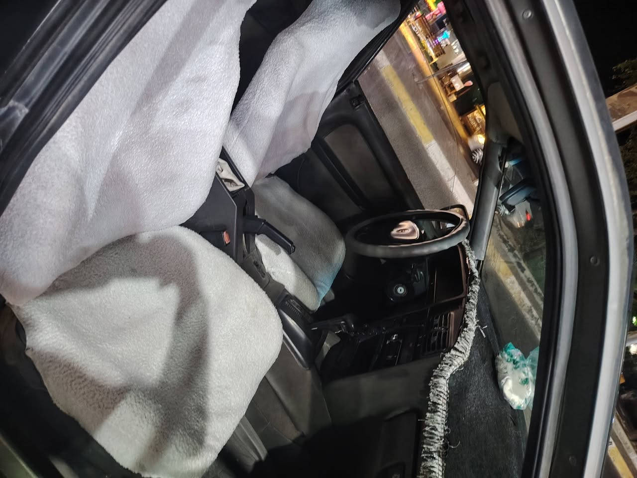 اوبل واميكا رقم كركوك دولي السنويه مشروع وطني دفتر بانزين بيها موديل 88 كير وتو  محرك  وكير صدر شرط محرك 20بلادي تخم تايرات جديد السياره صبغ بلادي  لا ضربه وله خياس سياره جاهز من كل نواحي مايحتاج اذوخكم تجي تفحصه وتاخده كهربايات كله شغال سعر 33 بي مجال للطيبين شراي يخابر *********** مكاني كركوك
