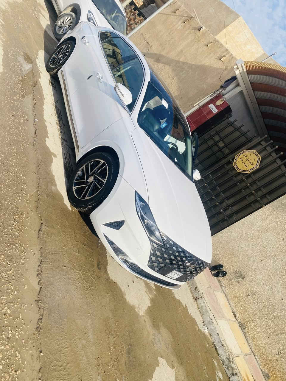 السلام عليكم للبيع  مديل 2023   غاز اصل السيارة فول 1\1 بنراما بدون رقم منفيس بأسمي ترقيم ثاني يوم تانكي غاز 90 لتر بيه كلير من كوريا بالجامغ شوية وبالبنيد شوية بدون معجون (كلير فقط) سعر مناسب جدا للاستفسار ***********
