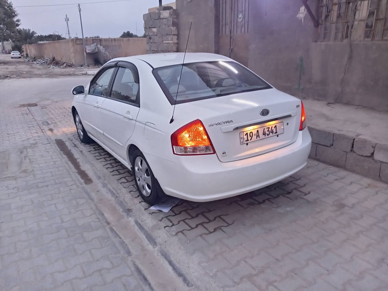 السلام عليكم كيه سبكتره موديل 2007 ماشيه 150الف. كير ومحرك وحداديه وتبريد خير من الله السياره بيه قطعتين صبغ بدون كل حادث مكفوله من كل ضربه السياره بأسمي سنويه جديده وهزه جديده السعر 89 عنوان السياره كربلاء الرقم ***********
