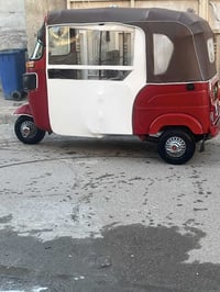 اسلام عليكم تكتك للبيع موديل 21 بيها بارد بصف الايت الامامي مكان البيا...