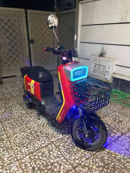 السلام عليكم 

دراجه شحن R7.     للبيع 

بريكات دهن هايدروليك HAEDROLEK

دبلات امامي هيدروليك والخلفي غاز 

شاشه ديجتل 

وياله رياضي + فلنجه كبيره 

تشغيل كارت + سويجين 2 + بصمتين 2 

بطاريات 25 امبير 🔋

عدد 5 بطاريات 🔋

سرعتها 109 حقيقي 80 🏍️

ديجلات + اناره جانبيه 🎧

لايتات زنون + نشره ليليه 🌑🔦

دراجه جديده ونضيفه 

السعر 500 وبيها مجال بسيط للطيبين 💰 

الرقم ***********بي واتساب 📱💬
