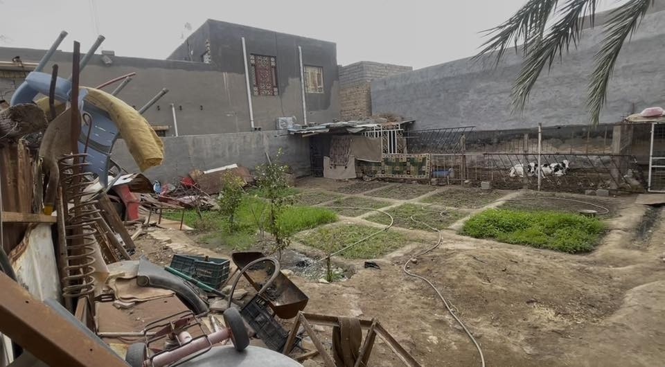 دار للبيع مساحة260
مع قطعه مساحة260
العنوان ميسان قضاء قلعه صالح 
حي الكرامه الاولى قرب حسينيه بضعة المصطفى
لتواصل مع الرقم***********
