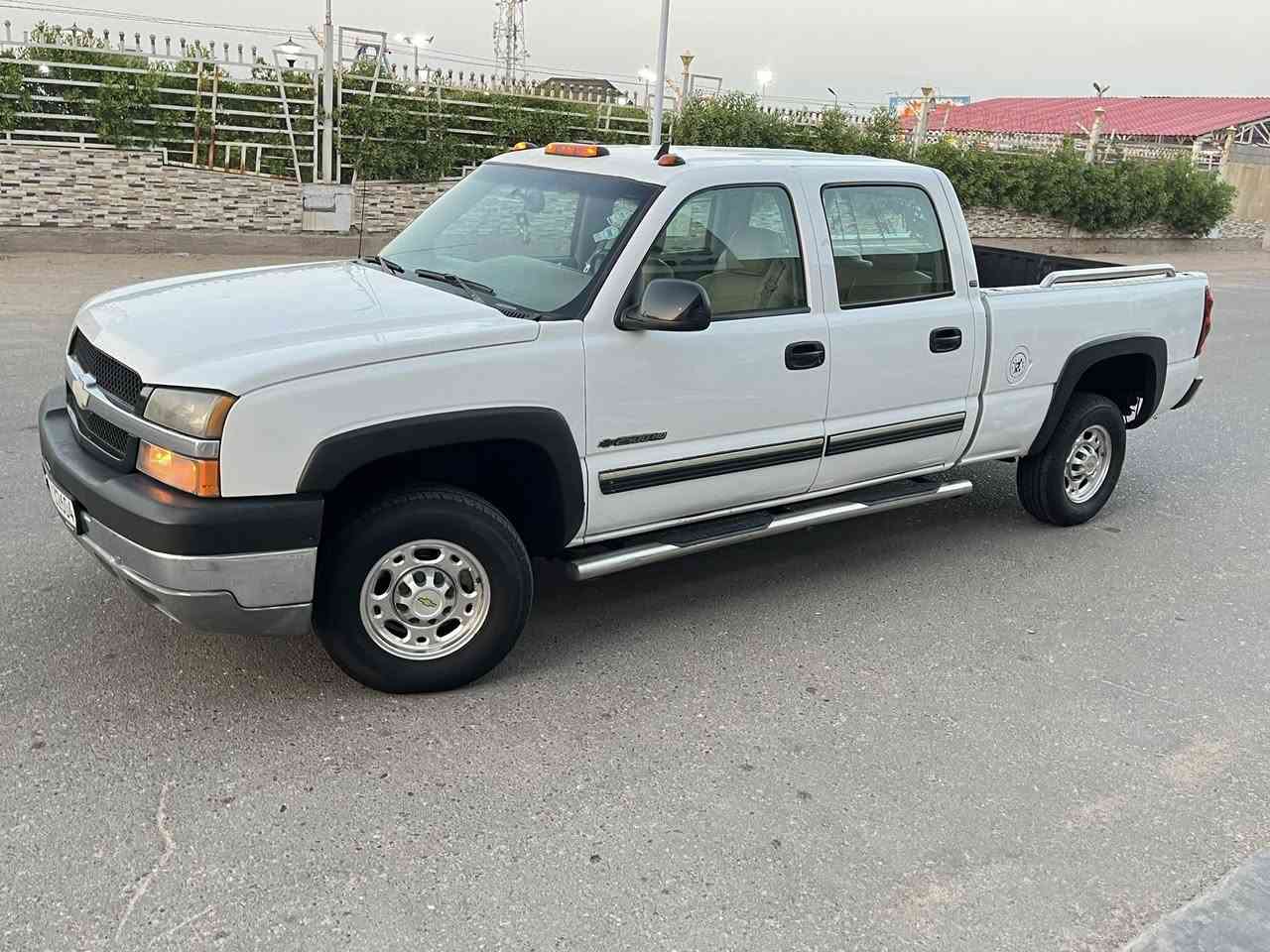 سلام عليكم سلفرادو مديل 2003 مكفوله من الضربه وتبديل ولكص ونقل جثه ولعيب الشرعي رقم لانبار انكليزي مشروع وطني سنويه مجدد 30 تحويل ثاني يوم مكينه 6100 كير 1000 جدد تخم تاير حداديه جديده تبريد ثلج السياره جاهزه من كلشي السعر 110 رقم الهاتف *********** العنوان البصره
