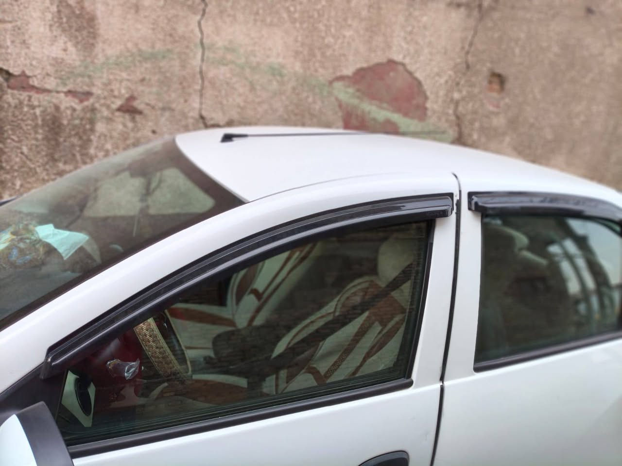 السلام عليكم
للبيع رينو سيمبول ٢٠٢١ بغداد بسمي  مطلوبه للمصرف استقطاع مباشر مني على الماستر بعد 5 اشهر تصير حره وكاله جاهزه شاشه كامره دواره صندوك بصمه تحكم ستيرن اشاير بالمري محرك كير جديد ومكفول دوشمه جديده حداديه جديده بيه نصف جاملغ خلفي مرشوش اثر شخط وتكحيل في حافه البنيد 
للاستفسار 
***********
