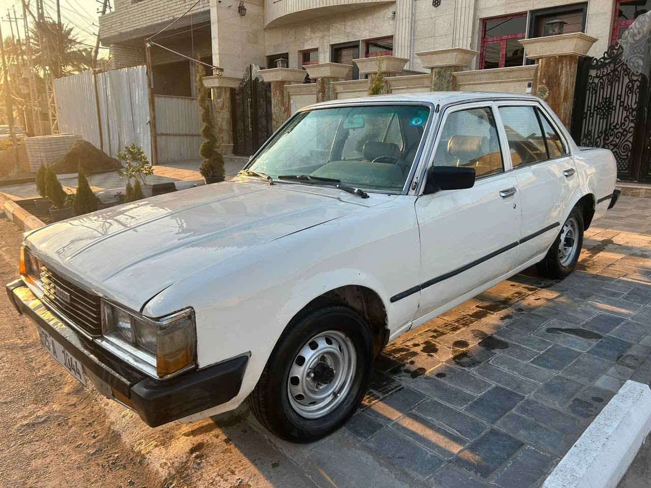 سلام عليكم عندك كرونا موديل ٨١ محرك كير عادي تبريد شغال تخم تاير جديد صدر امامي خلفي غرفه جديد رقم مميزه بسمي ساكن بغداد البلديات السعر ٣٣ بيهة مجال شراي خابرني *********** فول جاهزه فول
