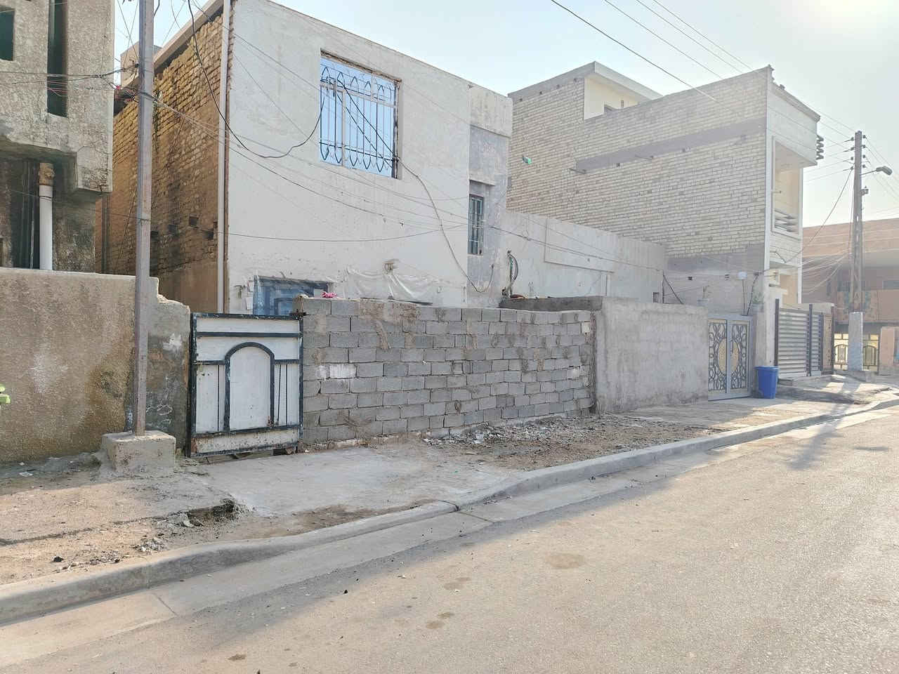 دار للبيع محلة ٨٠١ حي العامل.. مساحة ١٠٦ م.. واجهة ٨ م .. طابقين قديم عكادة.. الاتصال***********
