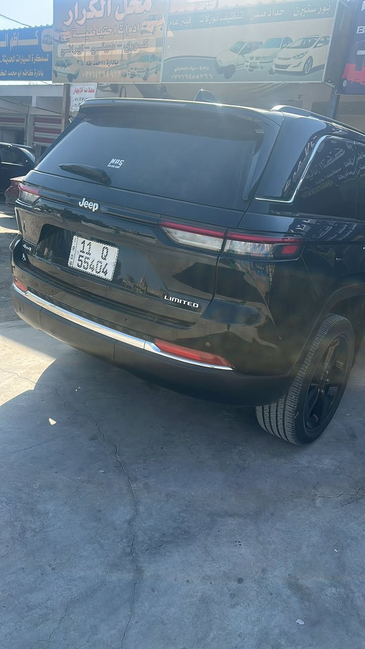 السلام وعليكم
للبيع جيب كراند شيروكي لمتد
موديل 2023 رقم بغداد
5 راكب
السياره بدون حادث 
حادثه سرقه تبديل قطع نفس الون بدون قطره صبغ
السعر المطلوب 275 ورقه
عنوان السياره بغداد الزعفرانيه
للاستفسار الاتصال ***********
