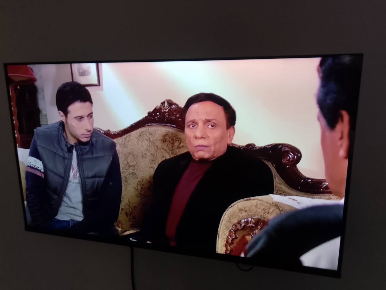 شاشه حجم 42 اي نقص مابيها  انترنت برامج كلشي بيها سعرها 150
*********** واتساب
