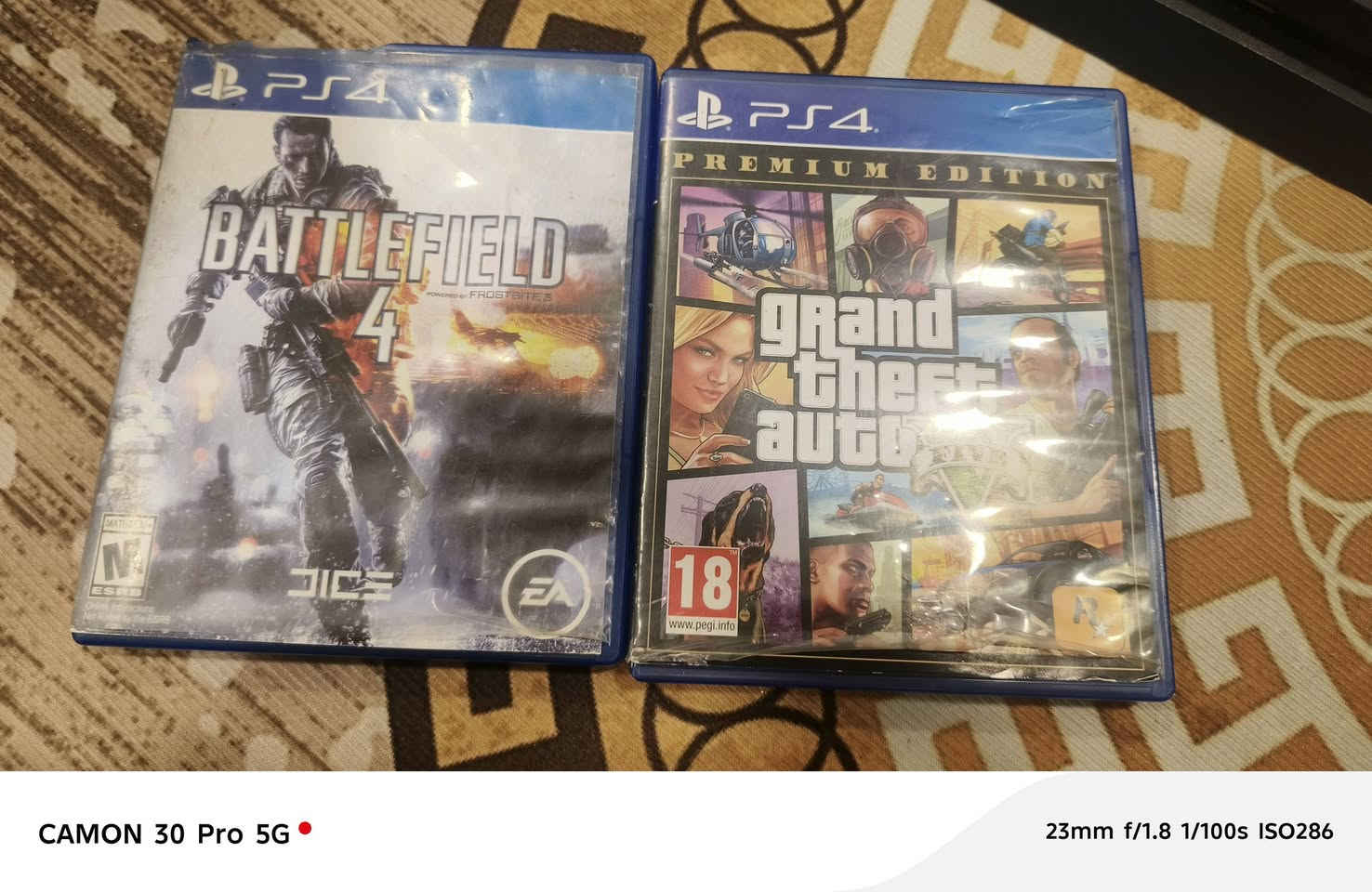 بلي فور سلم مستعمل  جهاز نظيف ومامصلح ولامهكر  هارد واحد تيرا ويا جوستيك اثنين وقراص 
gta v, battlefield 4 
 مع حامل مال بلي وياها فانات للتبريد
رايده ب250 قفل
متوفر وتساب
***********
