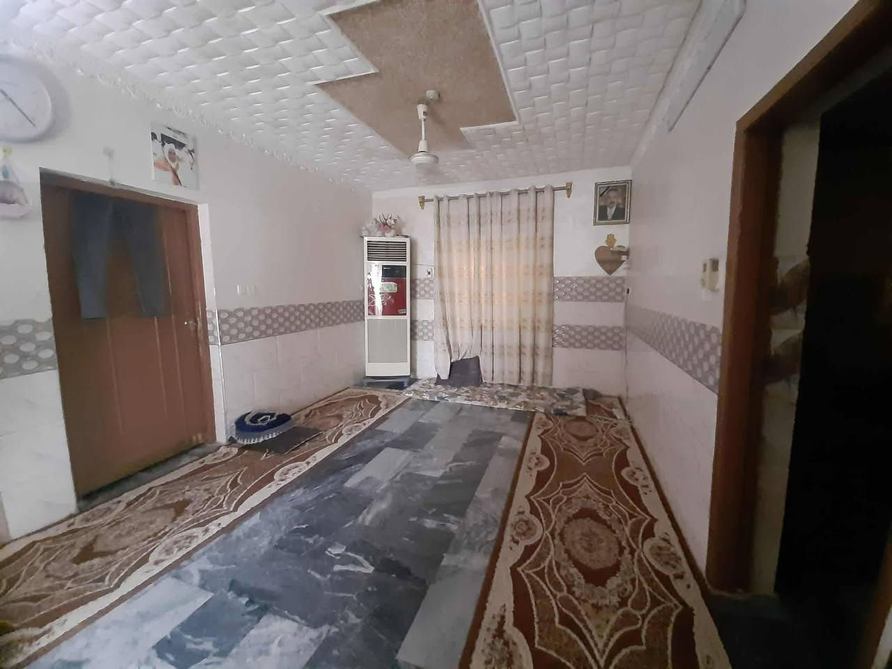 دار للبيـــــــــــع 
طابو صرف ركن على شارعين موقع مميز خدمات مجاري + تبليط  + خط مولد ليلي
 
مساحة الدار ٢٤٧ متر بالسند واقع حال ٢٦٠متر
الدار طابقين ارضية مرمر يحتوي الطابق الاول على غرفتين نوم + هول + مطبخ + استقبال + صحيات
كراج + حديقة 
الطابق الثاني غرفتين نوم + مطبخ + صحيات 

العنوان / البكرلي الاولى شارع ٢٠  
للتفاصيل اكثر الاتصال بالرقم ‪077-353-11176
