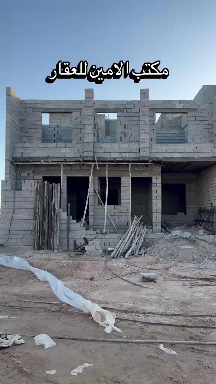 للبيع دار سكني المساحة 100 متر مربع 10×10 
📍الديوم منطقة التصنيع 📍  
3نوم مع صاله واستقبال ومطبخ ومجموعه صحيات 
السعر 88 مع المجال وتعامل مع صاحب الدار مباشر 
*********** مكتب الامين للعقار ✅
