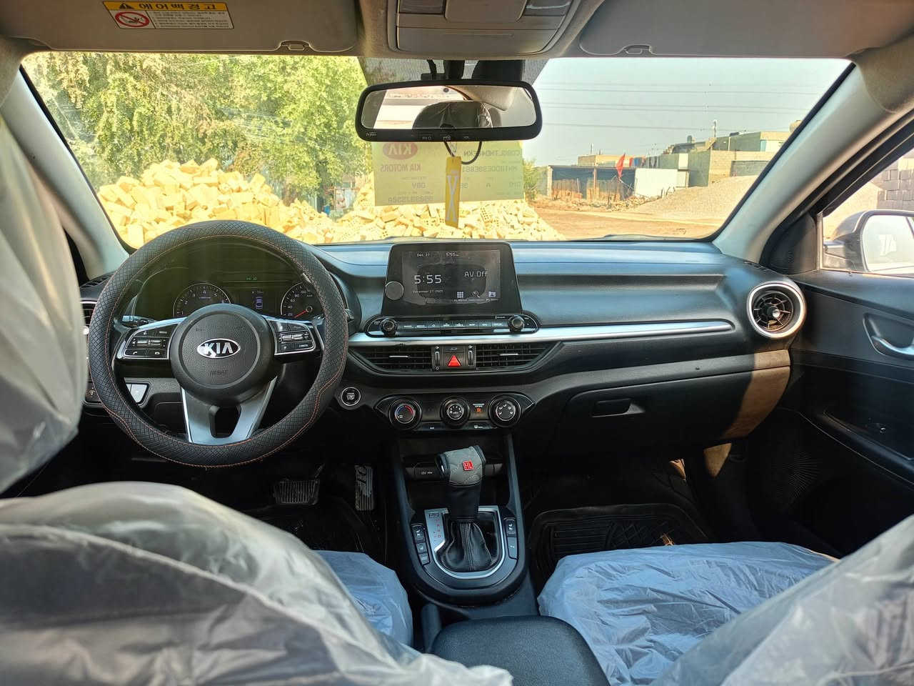 سلام عليكم سيراتو للبيع رقم بابل سنويا مشروع وطني سيارة خليجي كير ومحرك جدد تخم تاير جديد سياره جاهزة من أي نقص السعر 130 وبيها مجال العنوان واسط العزيزية الاتصال ع رقم الهاتف ***********
