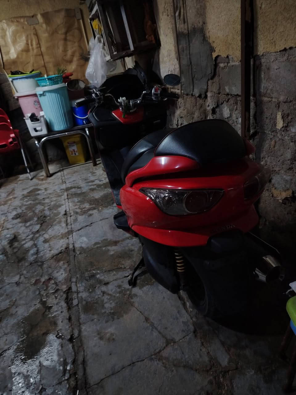 المميزه ( هوندا فورزه)الون ( أحمر  )  7 كير 4 تحويلات + نضام سبورت
مكينه بلكارتون / كلجات جويتر فيتم كله بلاد 
كهربائيات كله شغاله  / بك لايت كرستال / اكلوب جنطه شغال 
ستان حساس/ تايرات جدد شرط نقشه عاليه  كهربائيات  / مري نيكل / 
شلعه معدل شك الكاع/ حماوه صيف شته نص ثابته / 
شرط ترايك محافضات من الزاخو للفاو 
ملاحضه: دراجه احله من صور ب ١٠٠ مره شرط جيب معاك الف فيتر وفحص وشرط ابيع من باب بيتي اوراقها كامله وصل قبض ايرادات كمرك اوراق رسميهه 
سعرها (  خاص خاص او اتنتصل )   
*********** المكان بصره
