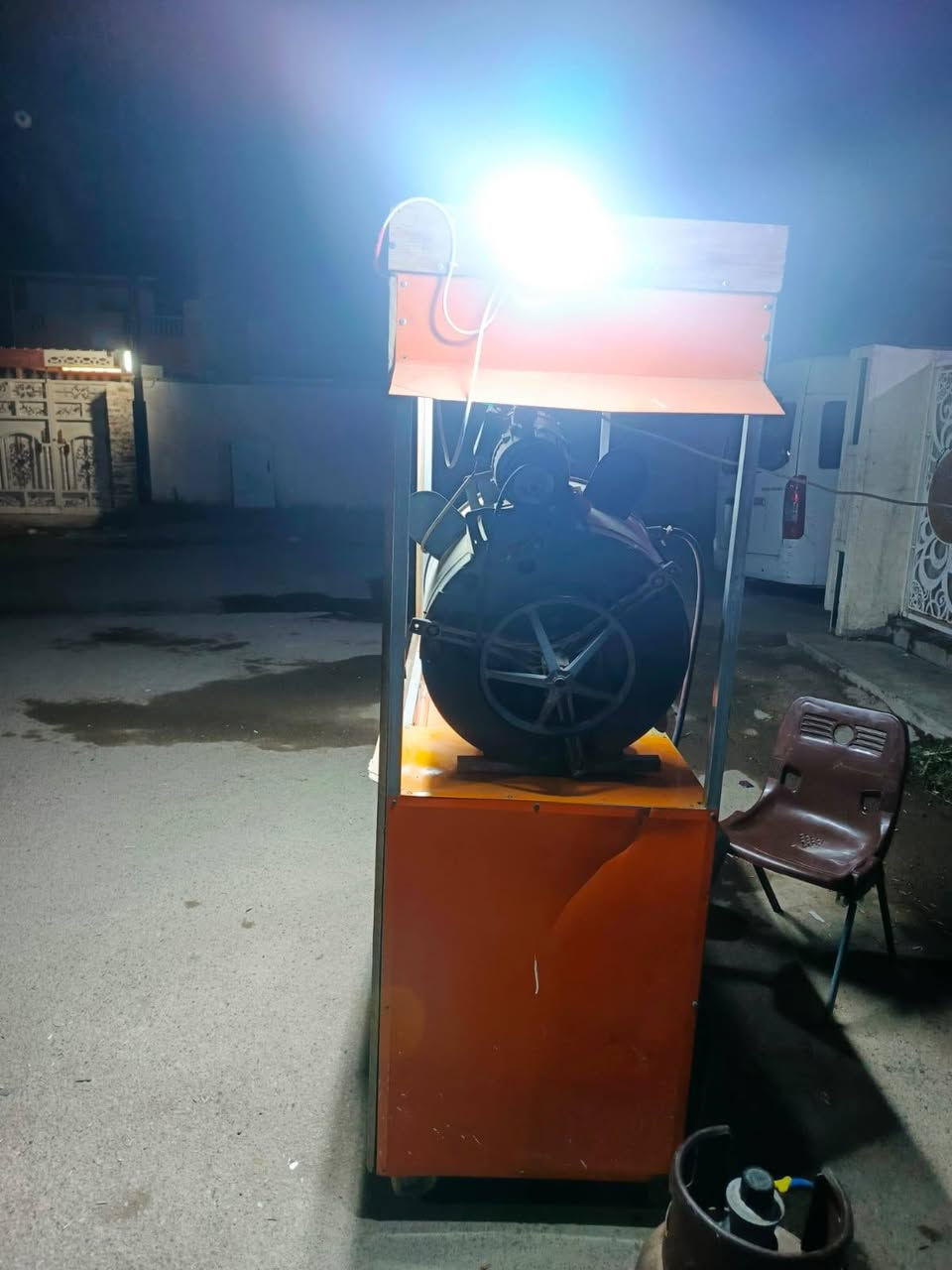 للبيع عربانة حب ،،وطباخ اضافي عنوان بغداد الدورة شارع 60 للستفسار 
***********
***********
