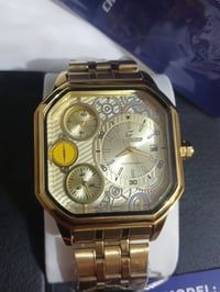 ذهبي مطلي • هيكل مفتوح • كوارتز ٤١مم