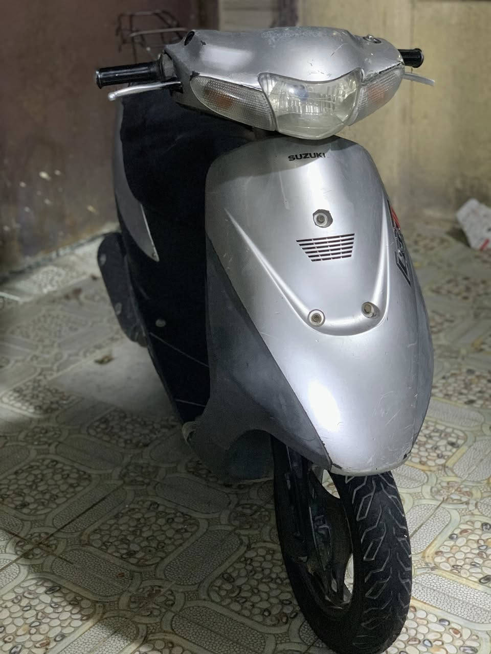 سلام عليكم دراجه ساسوكي خفاش سرعه 60 مكينه ابلديه ما داخله تصليح كلوب زنون اشاير بكلايت شغال كفرات نضيفه دراجه سعر 225 مكاني بغداد الغزاليه تواصل ***********
