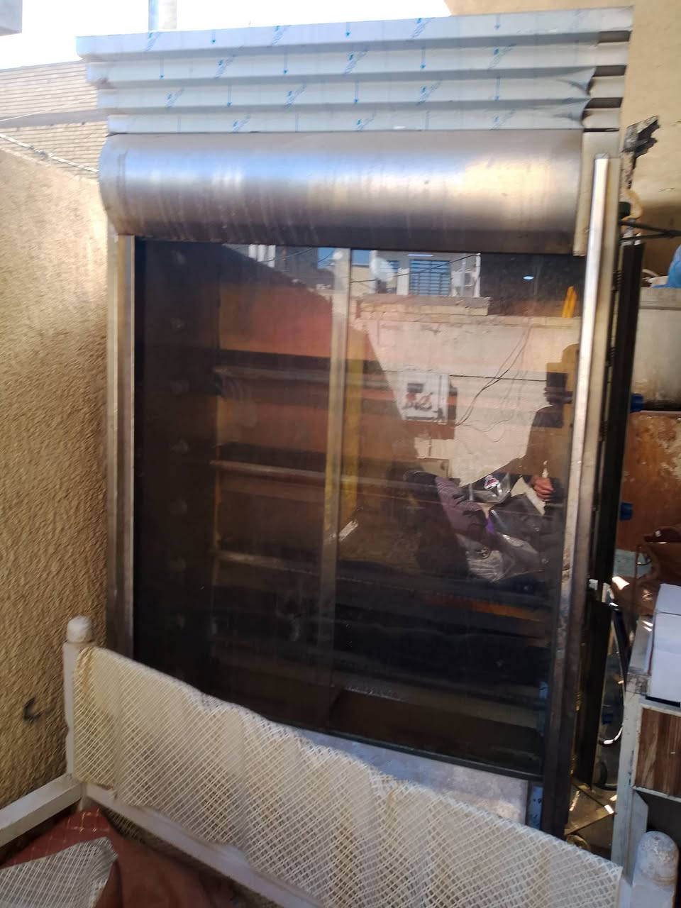 سلام عليكم يتوفر غراضه مطعم كامل اللبيع الاستفسار *********** مكان بغداد الكرخ
