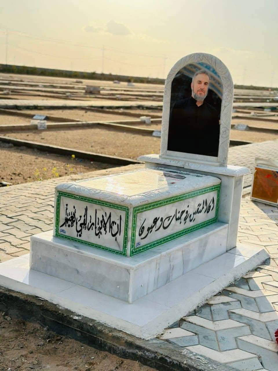 السلام عليكم  ترميم قبور وطبع الصور وعمل السقايف  والمقرنص  ب اسعار مناسبه  للستفسار اكثر  ع السعار كول قبر وسعره ادخلي خاص او وتساب وبيك خير وتدلل ***********
