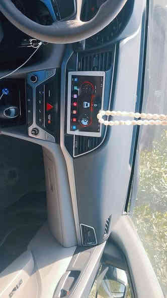 السلام عليكم لنتره ٢٠١٧ رقم انكليزي بغداد بأسمي 
.
سيارة نضيفة ماشيه ١١٣ ميل
مواصفات عادية
بيها صبغ البنيد فقط (بدون ايرباك)
.
السعر ١٢٠ بيها مجال  صورة الحادث مع الصور والسونار كذلك.
مكان السيارة بغداد الشرطة الخامسة
.
***********  علاء الخفاجي
