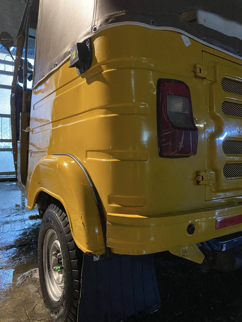 السلام عليكم خوتي تكتك للبيع موديل 20/4 بية ربع صفحة صبغ والباقي كفالة تخم تاير مكينة اكسل تراي زيرو نصبة وبية مجال حك الجية ***********
