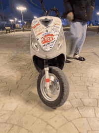 سلام عليكم دراجه ماكس قجمه دراجه ابدل بيه بس ولفات دراجه عينه ولايت كلشي شغال سعره 550بيه مجال حك جيه هاذه رقمي متواجد واستاب ***********
