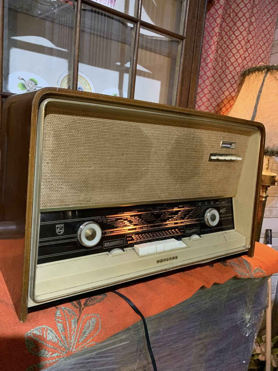 وجبة للراديوات fm
٦ عدد شغالات وfm
١عدد بي نقص. لمبة وحدة EL84 
١عدد متول كهرباء للجهاز 
ابيعهم شلع 
سليمانية يوجد توصيل لكافة المحافظات ***********
