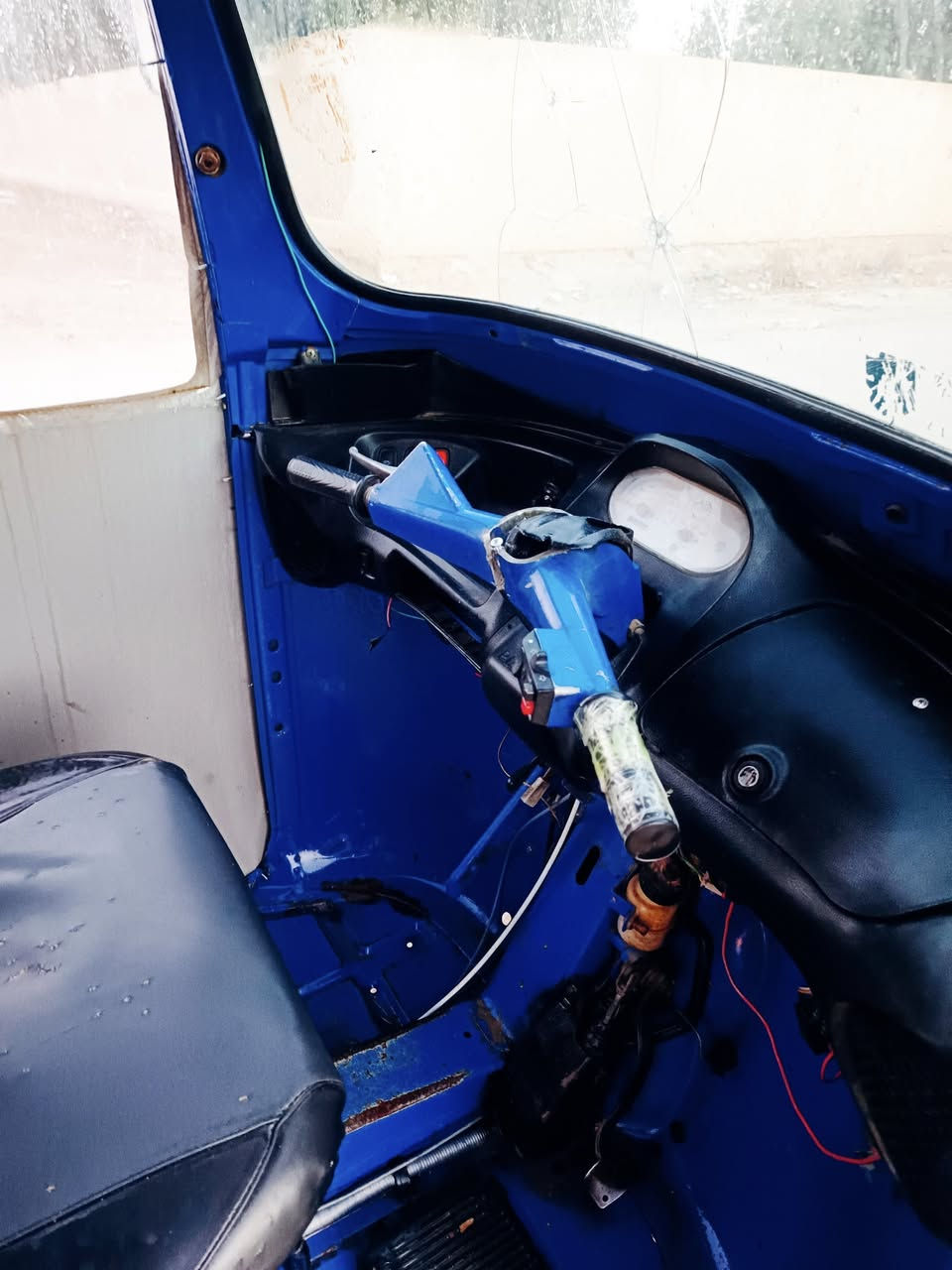 تكتك بياجو موديل 18 محرك 2024 بعده بالجيس للبيع اوراق كاملة التكتك عوزها شغلات بسيطة كلش مكاني كوت حي الجامعة الرقم *********** السعر مليونين و100وبيها مجال
