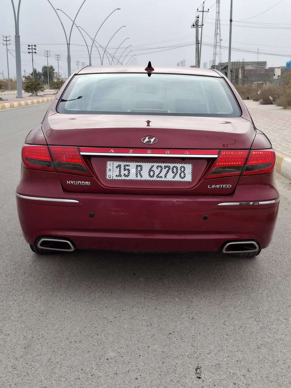 ازيرا 2011 امريكي. فووول مواصفات للأخير 
بيها صبغ كلير قطع بدون معجون ابيعك حزام 
100$ وبيها مجال و سعرها جداً مناسب 
***********
مكانها الرمادي
