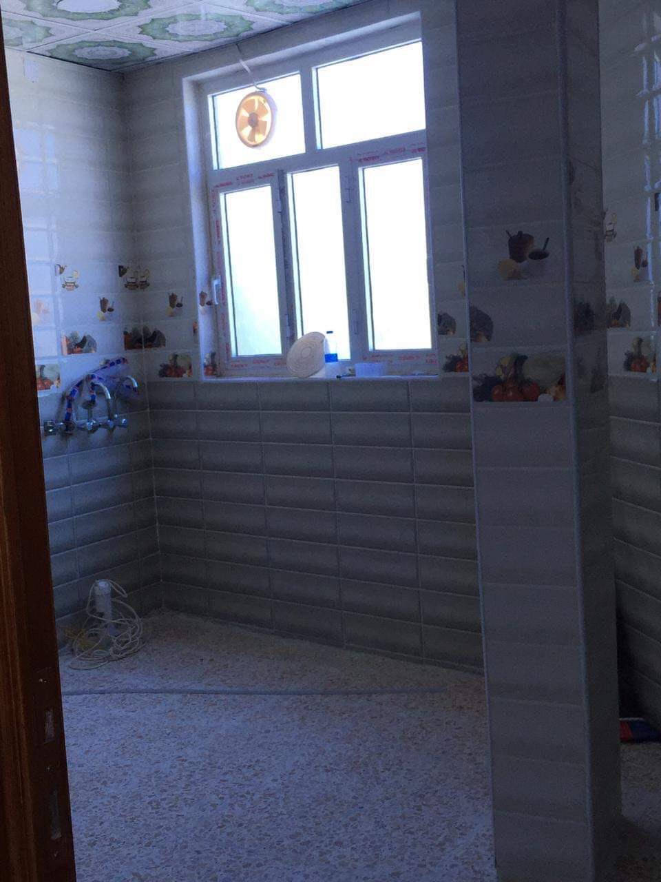 شقة للايجار
طابق اول وليس ارضي    
غرفة كبيرة 3*8 وحدة 
*صالة *حمام وتواليت *مطبخ 
السماوة منطقة ال باني 
السعر 250 الف 
مقابل العمارات السكنية
 للاستفسار اكثر الاتصال على الرقم 
***********
